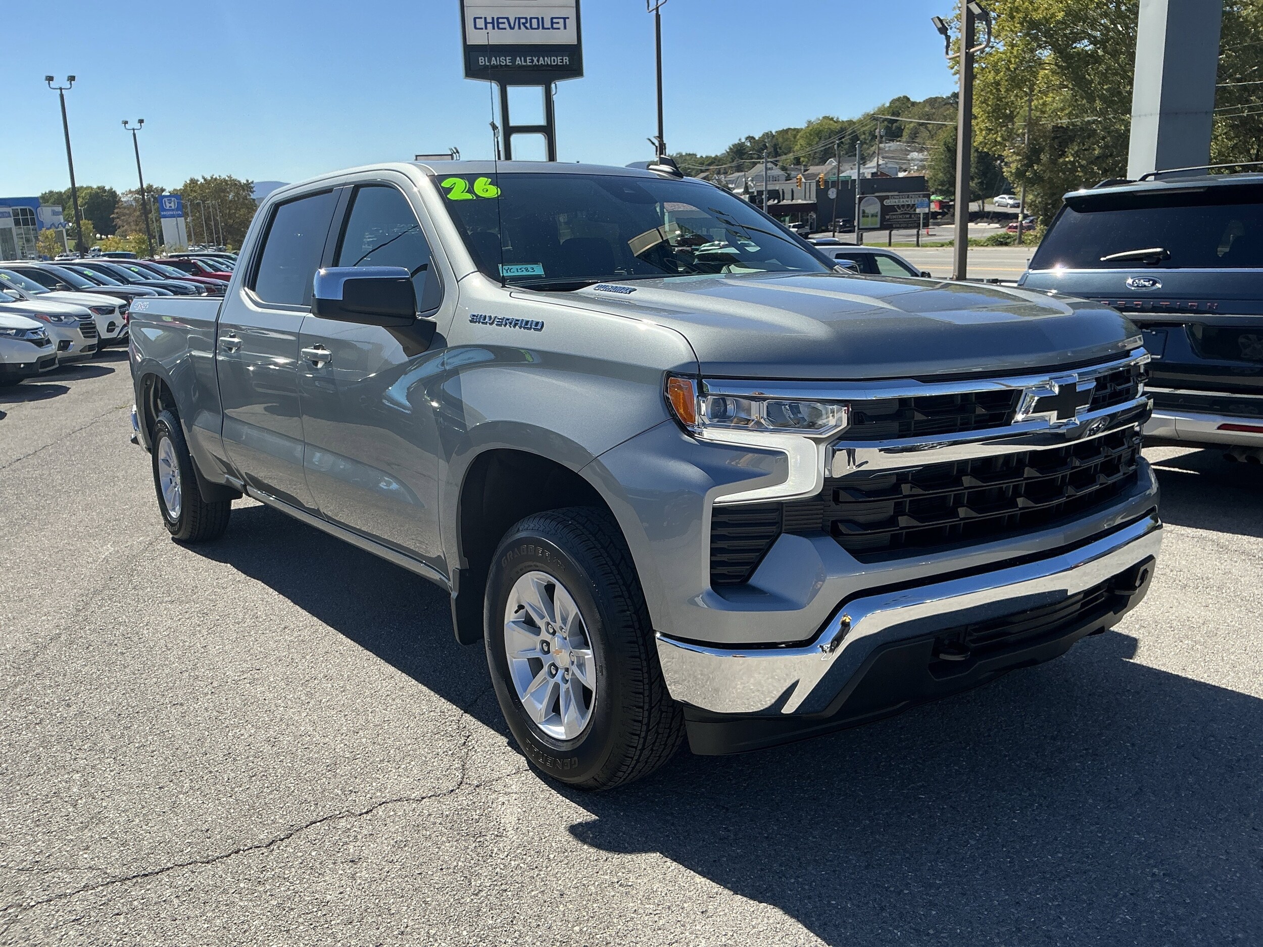 2026 Chevrolet Silverado 1500 LT photo 2