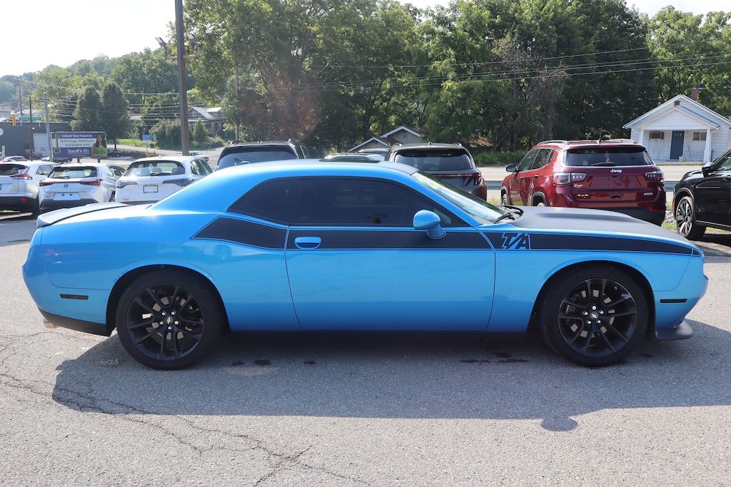 Used 2023 Dodge Challenger R/T Coupe