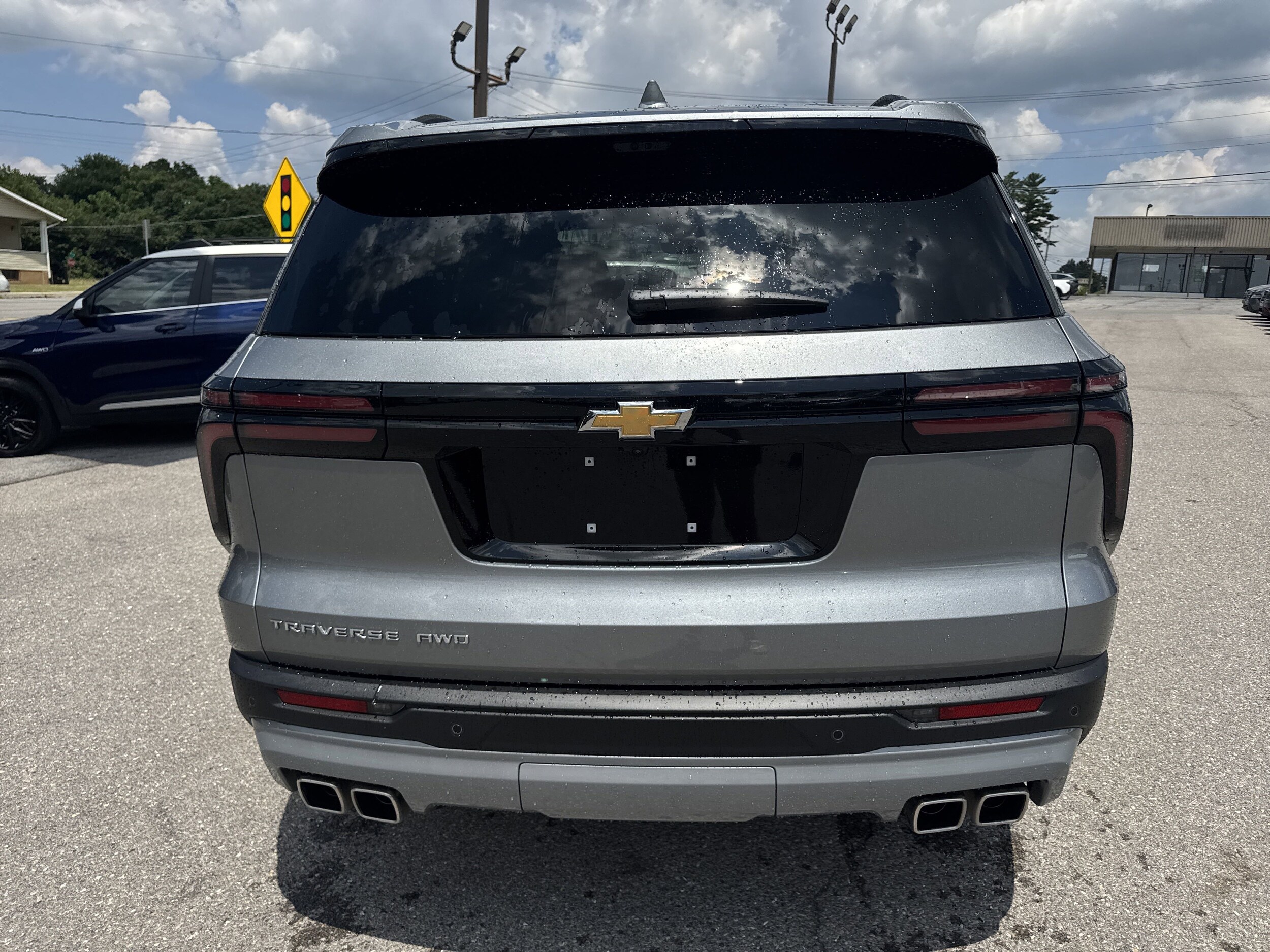 2026 Chevrolet Traverse photo 2