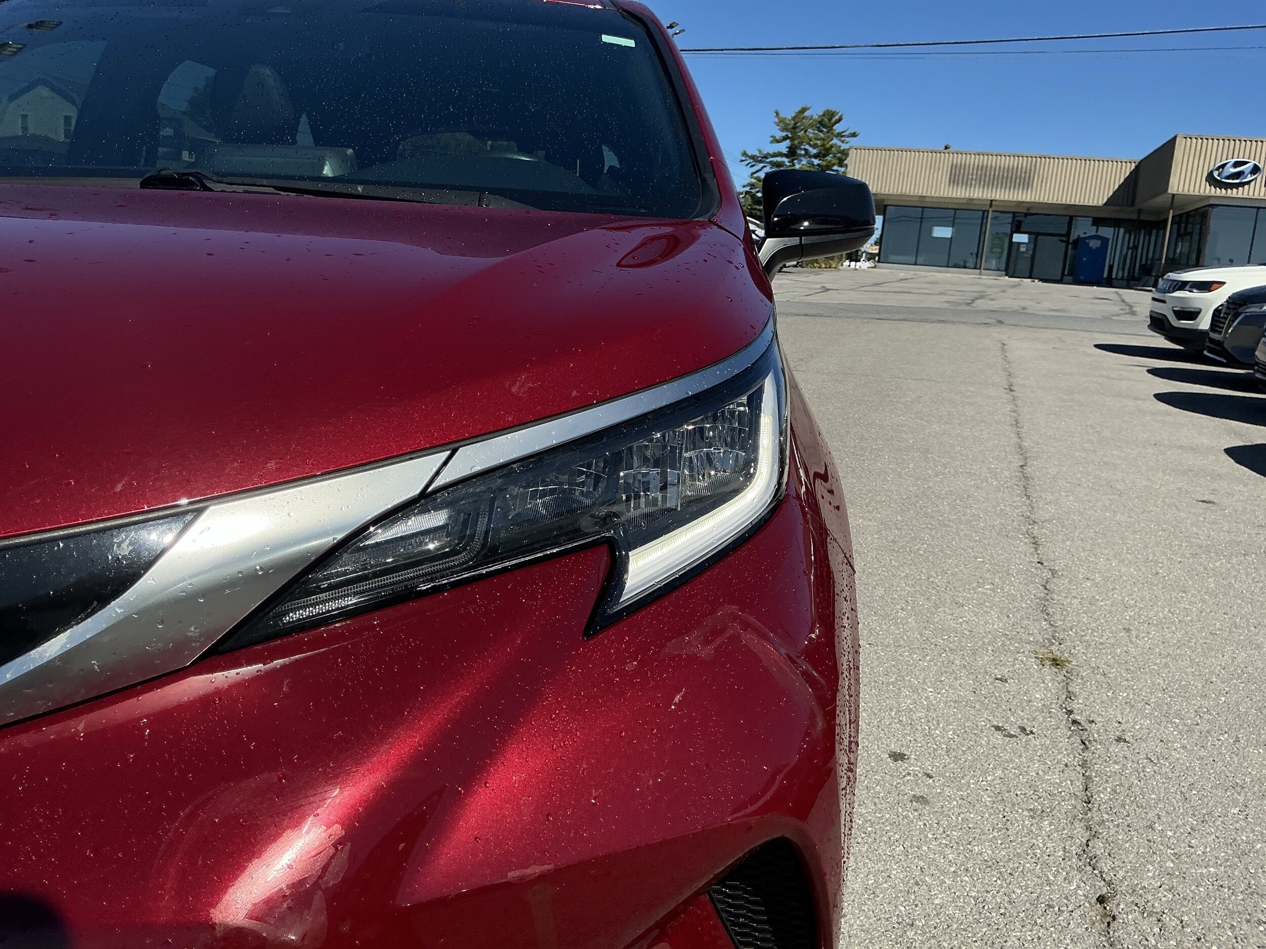 2021 Toyota Sienna XSE photo 2