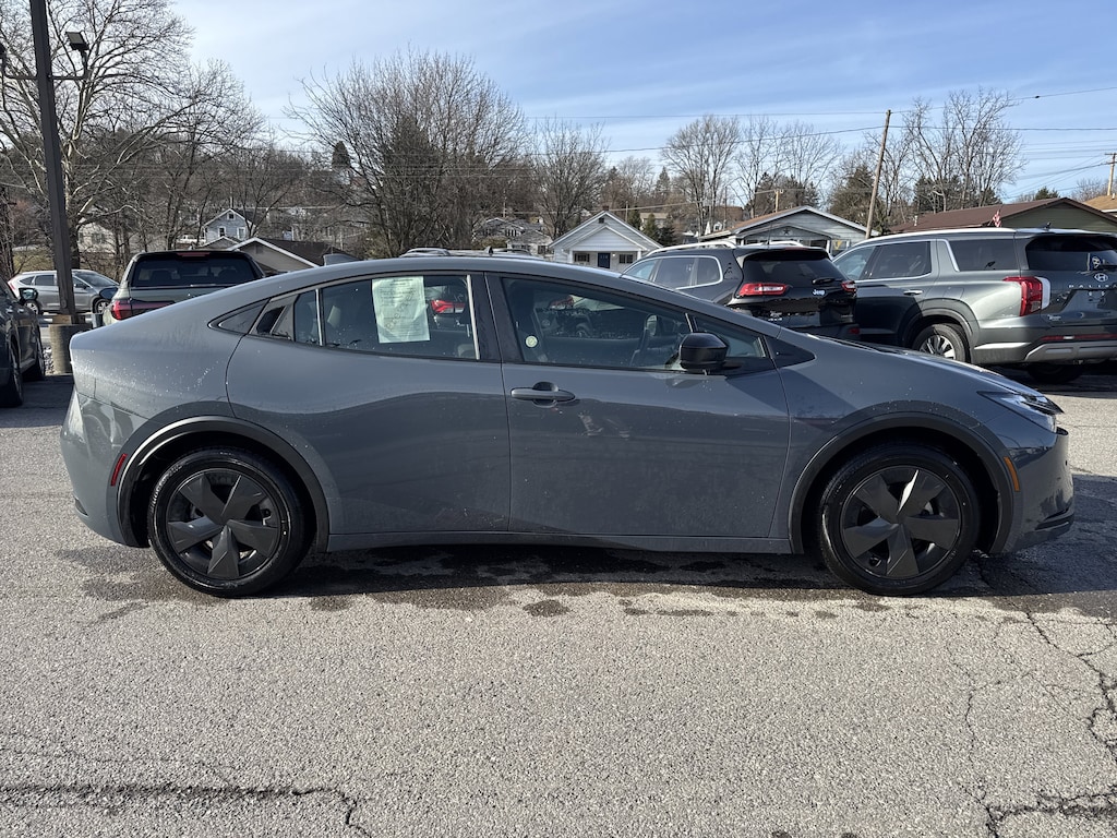 Used 2025 Toyota Prius LE Hatchback