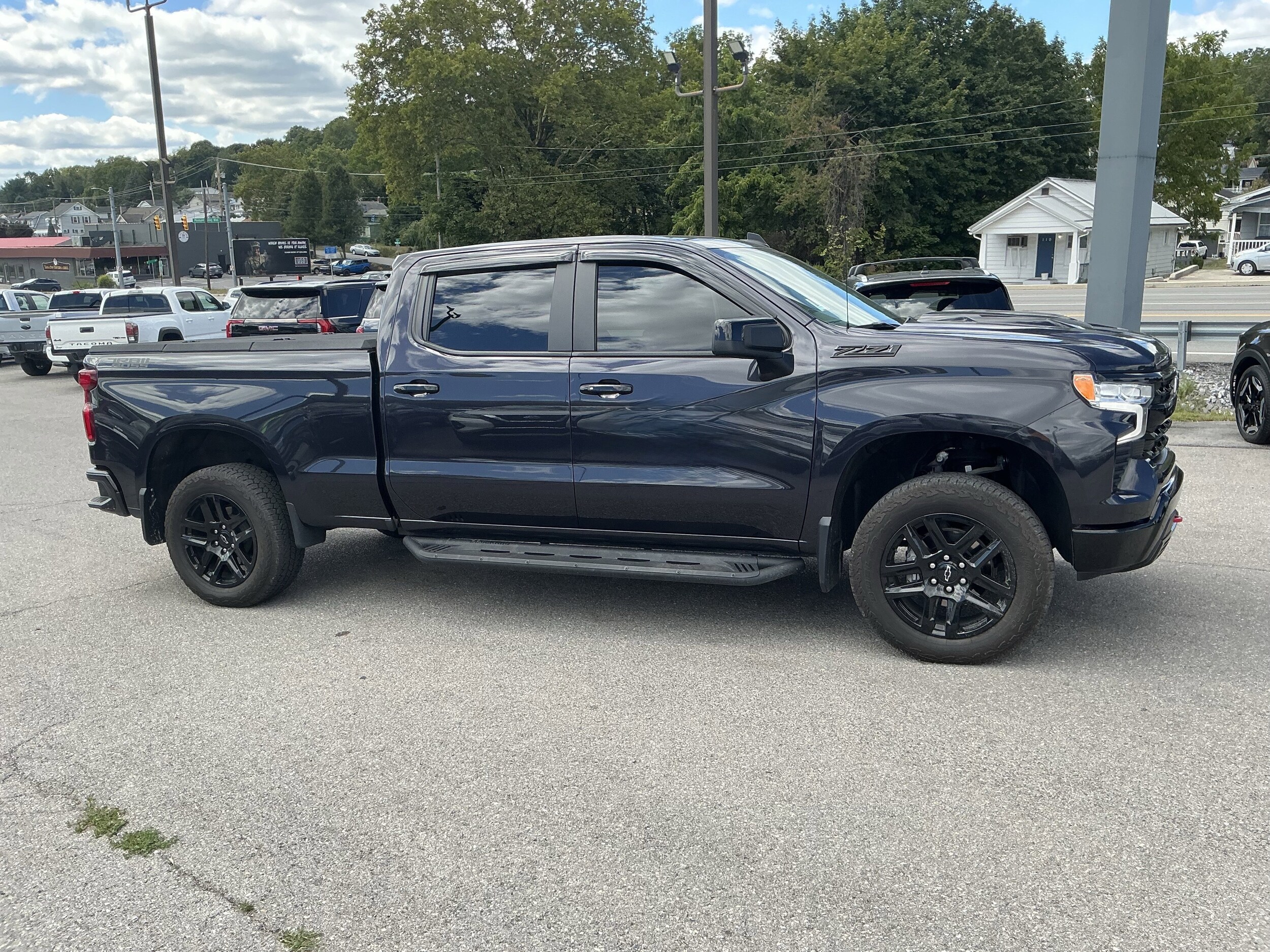 2024 Chevrolet Silverado 1500 LT Trail Boss photo 2