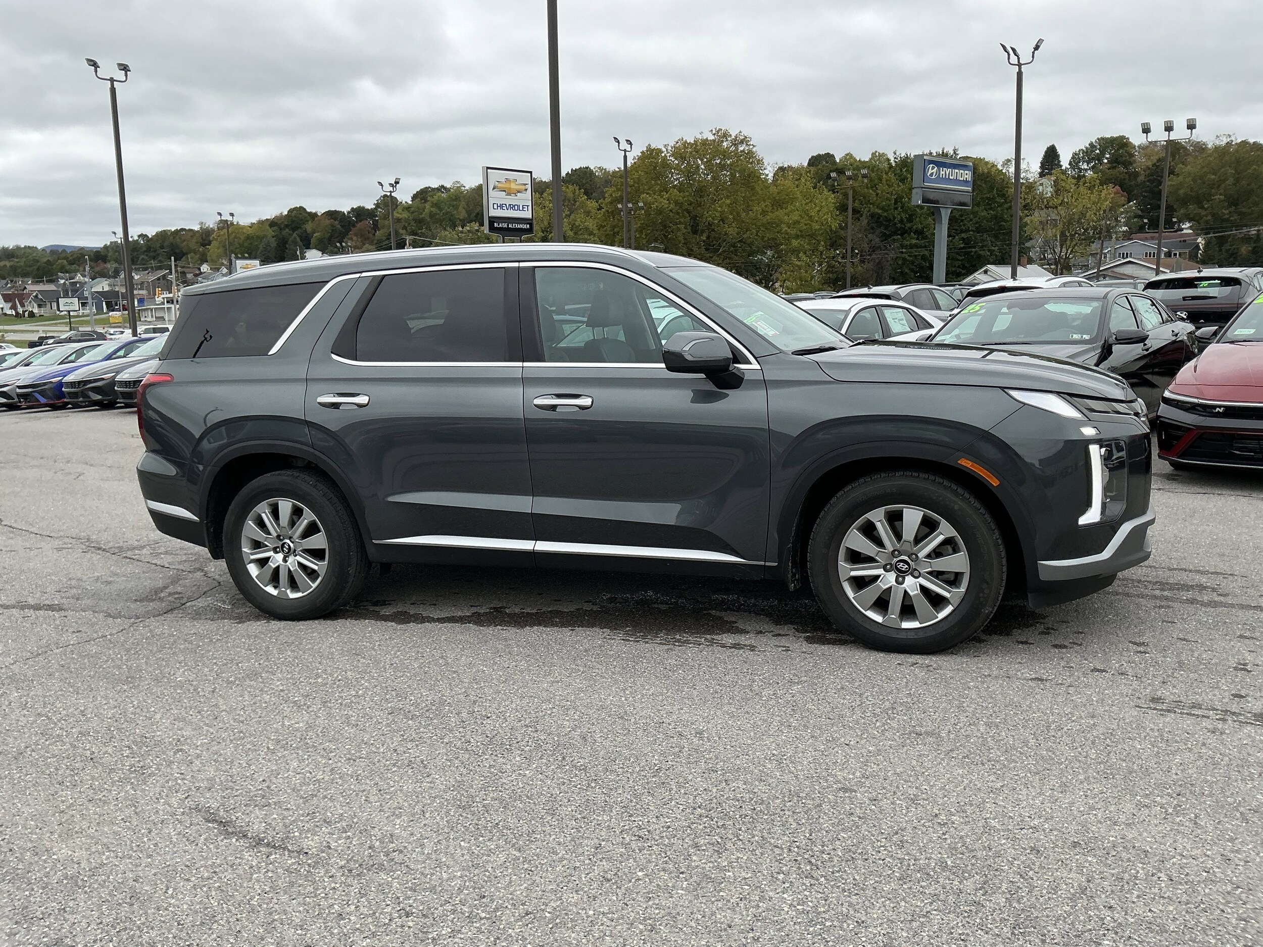 2023 Hyundai Palisade SEL photo 2