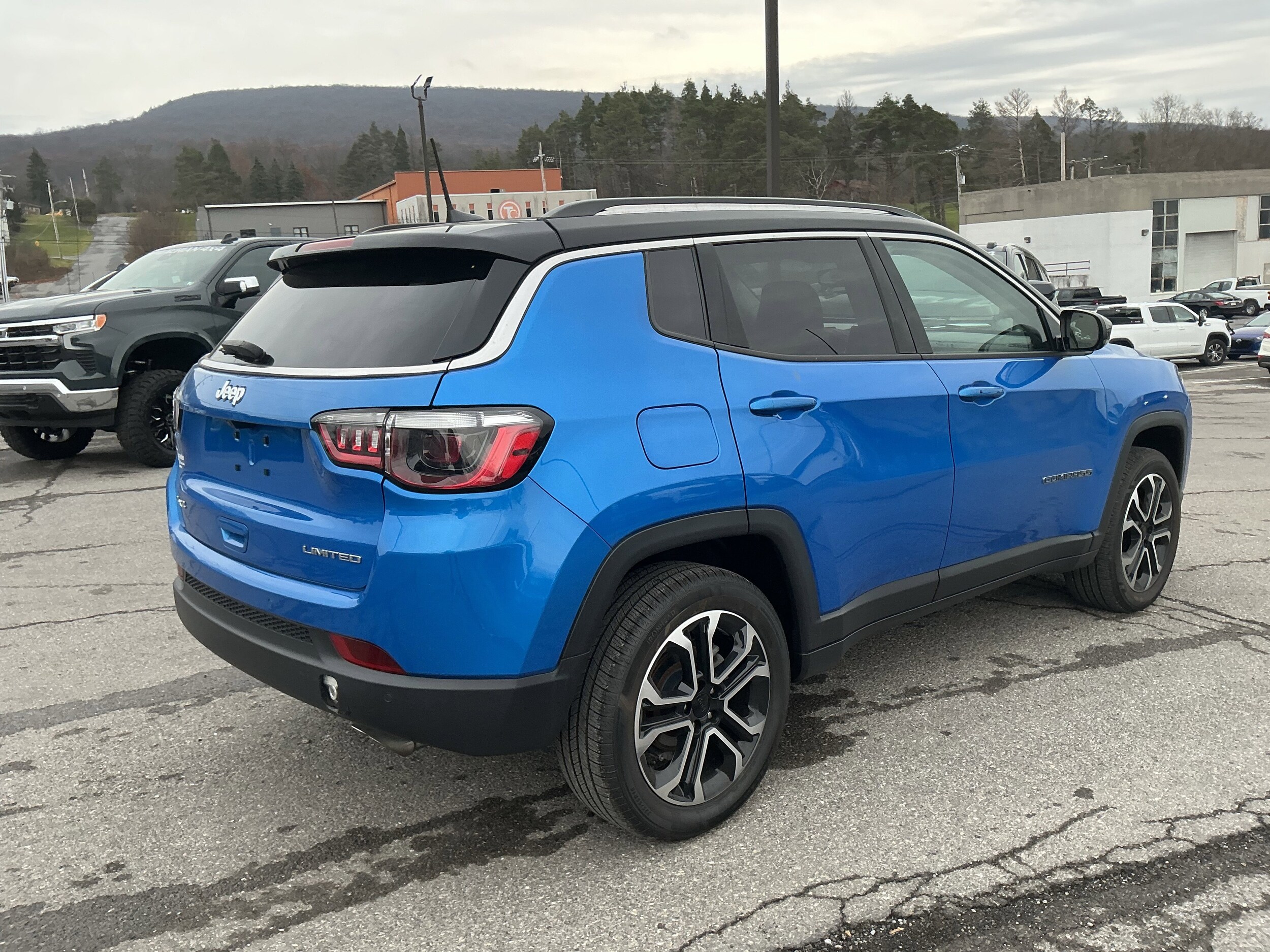 2022 Jeep Compass Limited photo 3