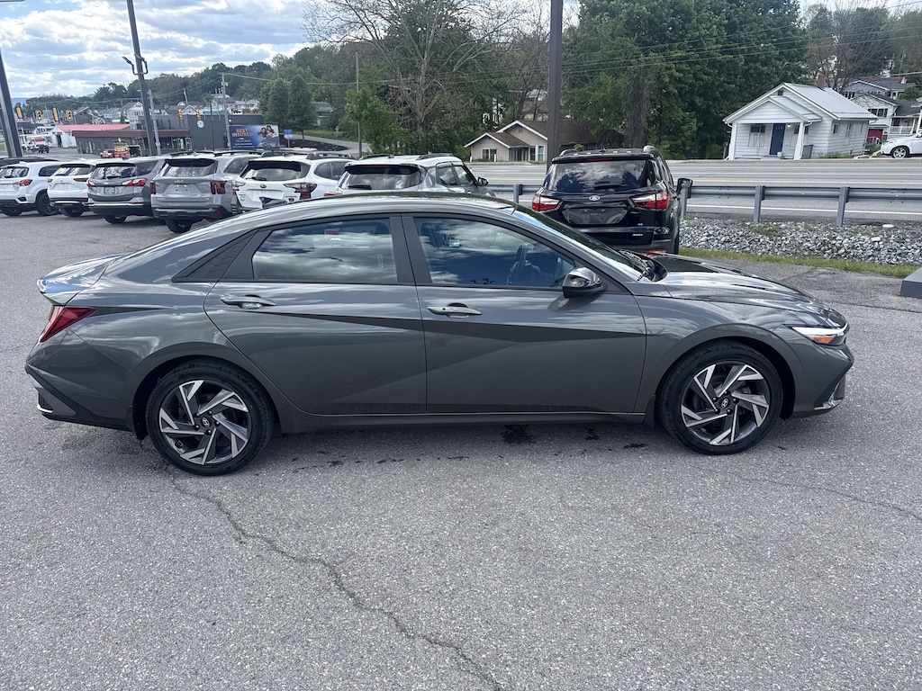 Used 2025 Hyundai Elantra Hybrid SEL Sport Sedan
