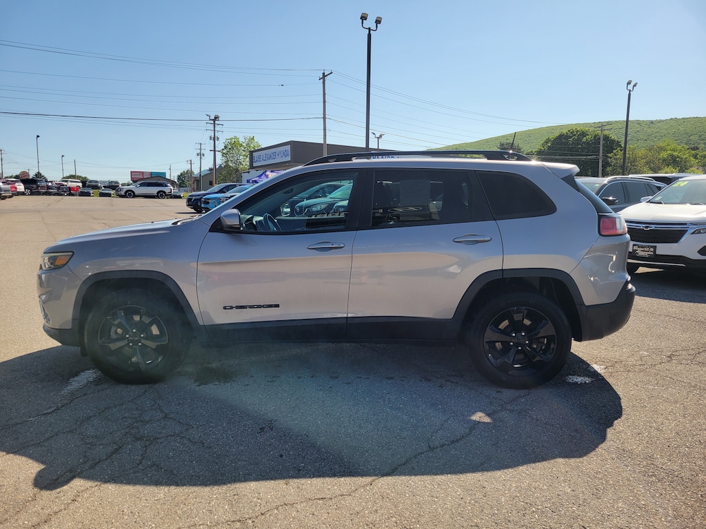 Used 2020 Jeep Cherokee Altitude SUV