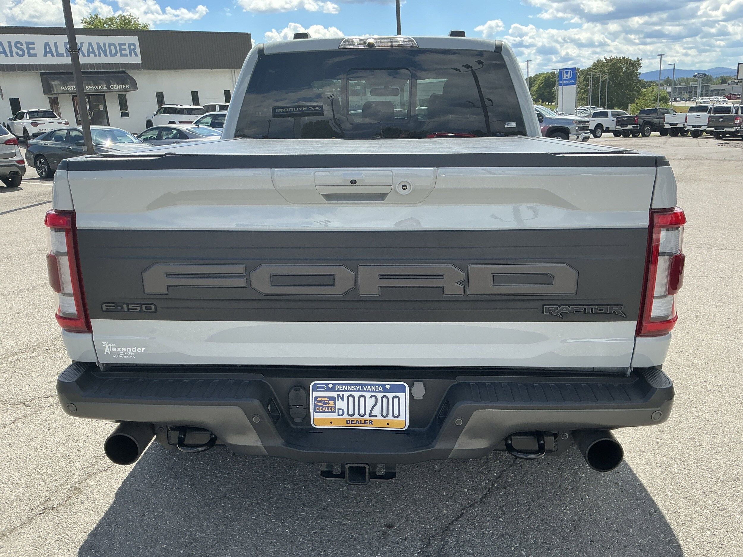 2023 Ford F-150 Raptor photo 4