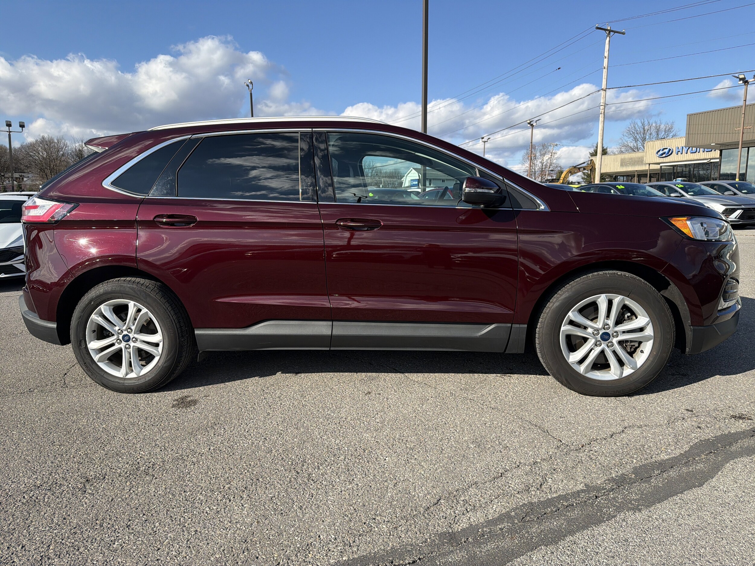 2020 Ford Edge SEL photo 2