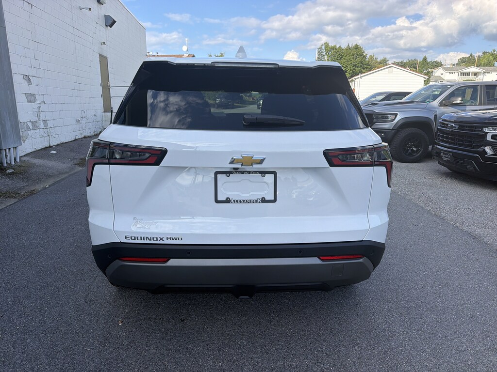 New 2027 Chevrolet Equinox LT SUV