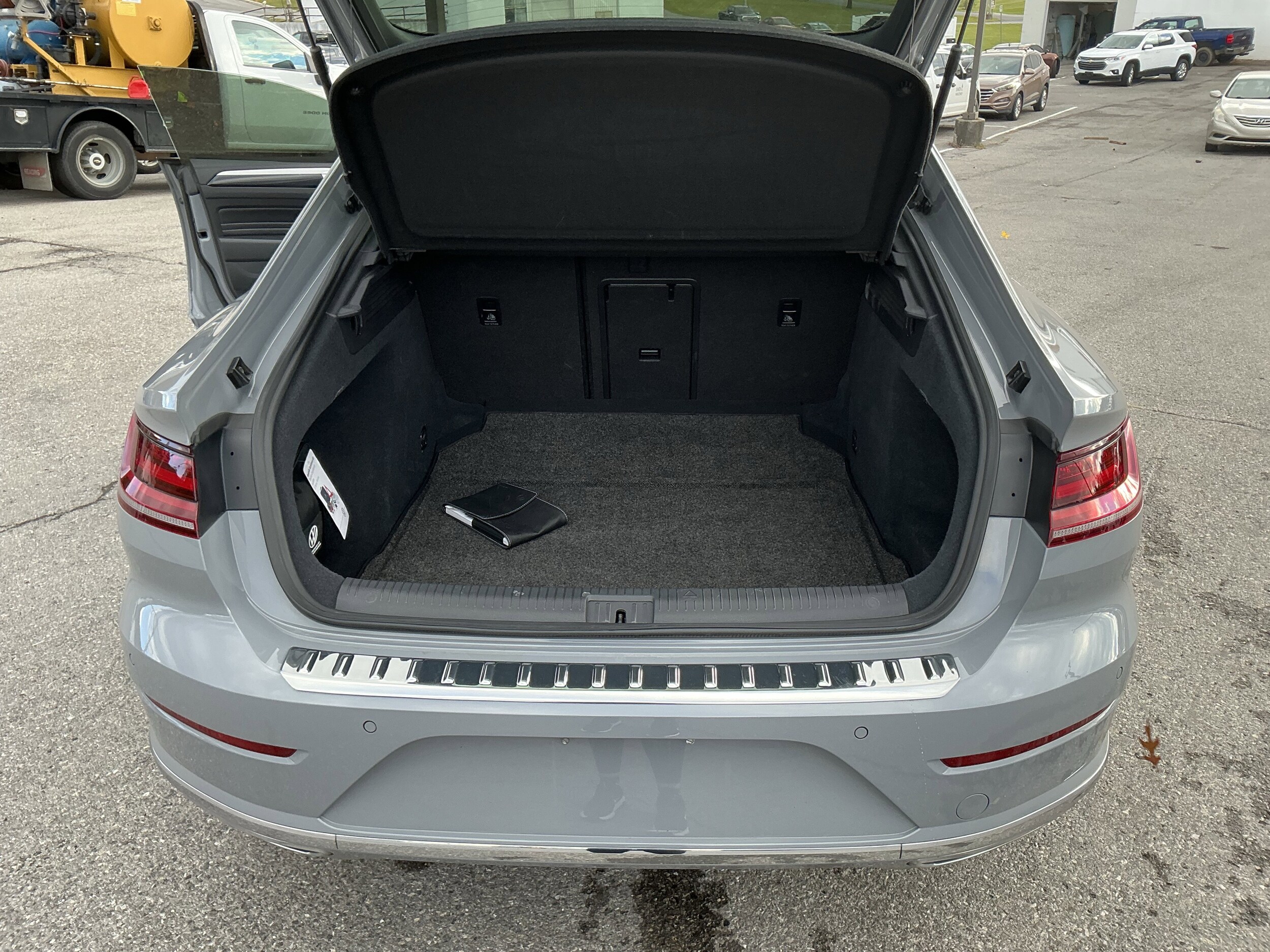 2022 Volkswagen Arteon SEL R-Line photo 4