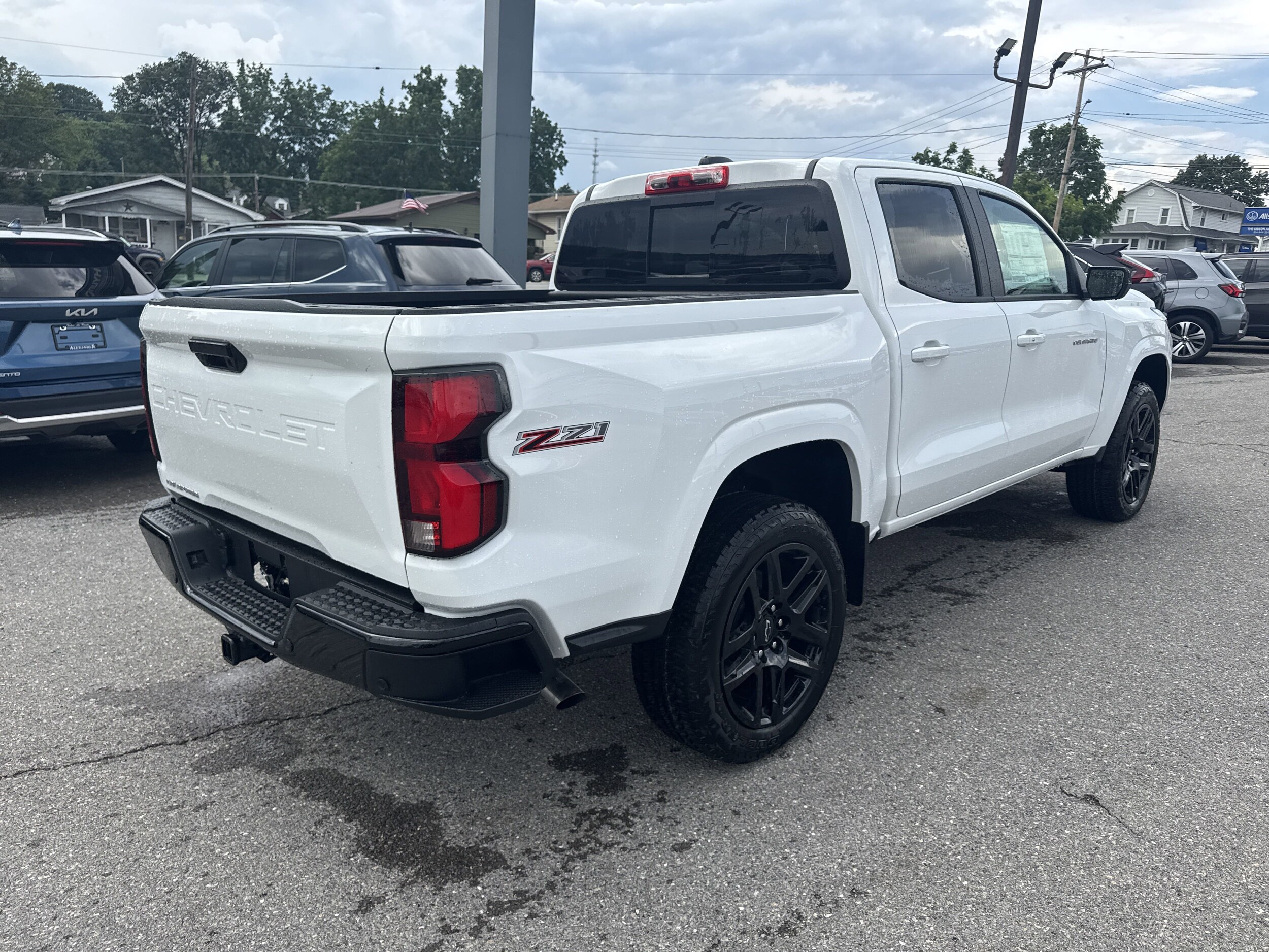 2025 Chevrolet Colorado Z71 photo 3