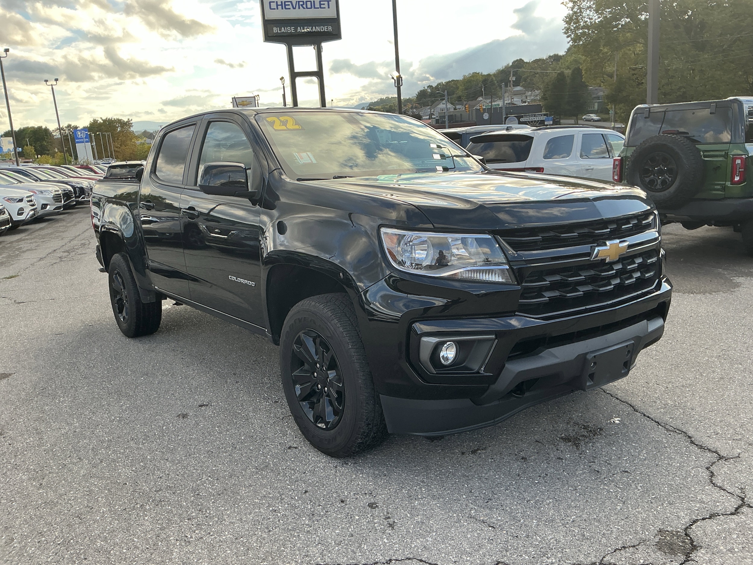 2022 Chevrolet Colorado Truck Crew Cab 