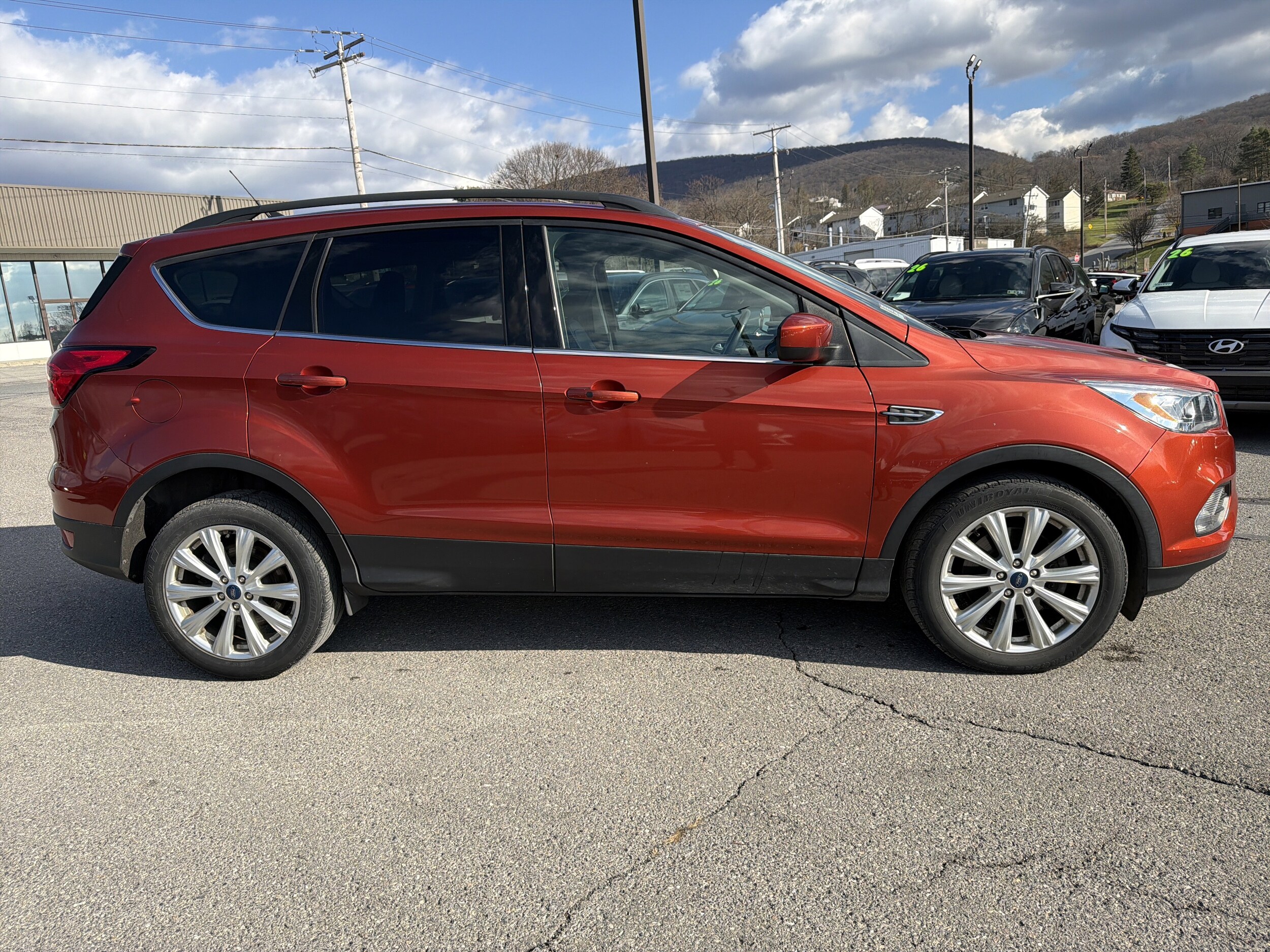 2019 Ford Escape SEL photo 2