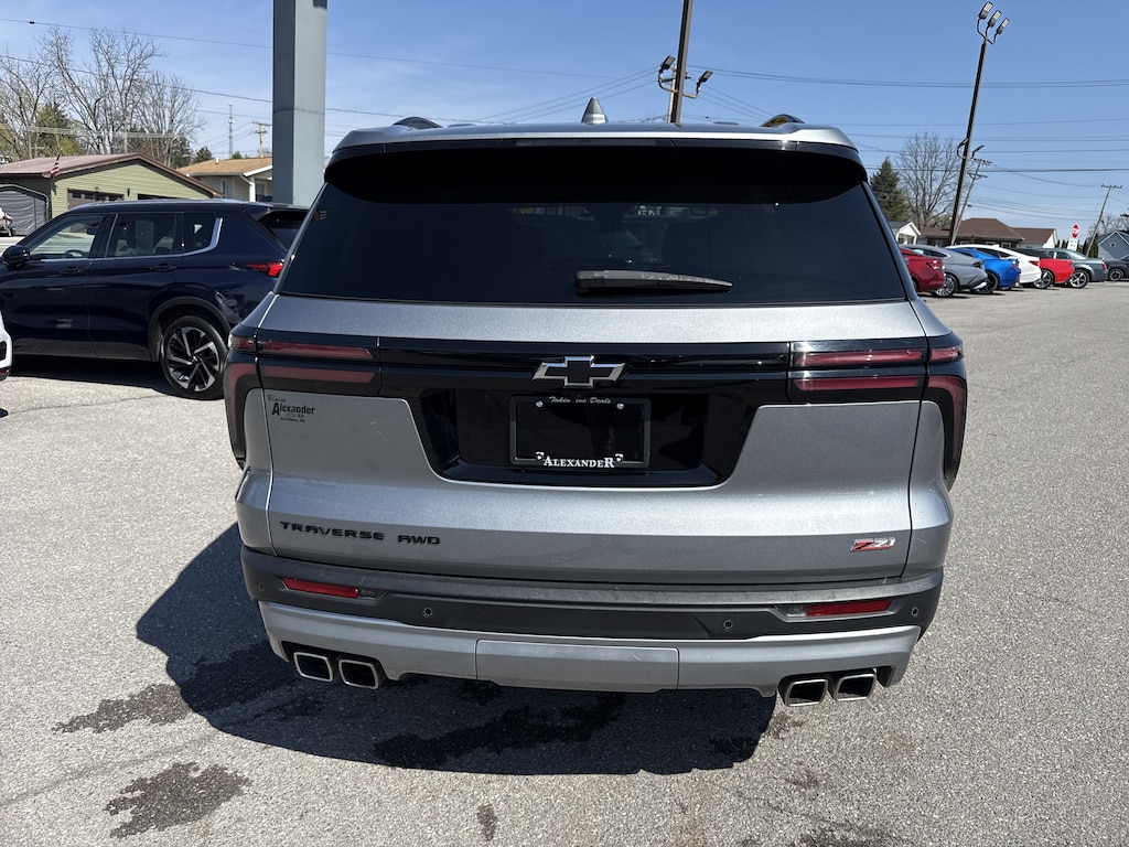 Used 2025 Chevrolet Traverse Z71 SUV
