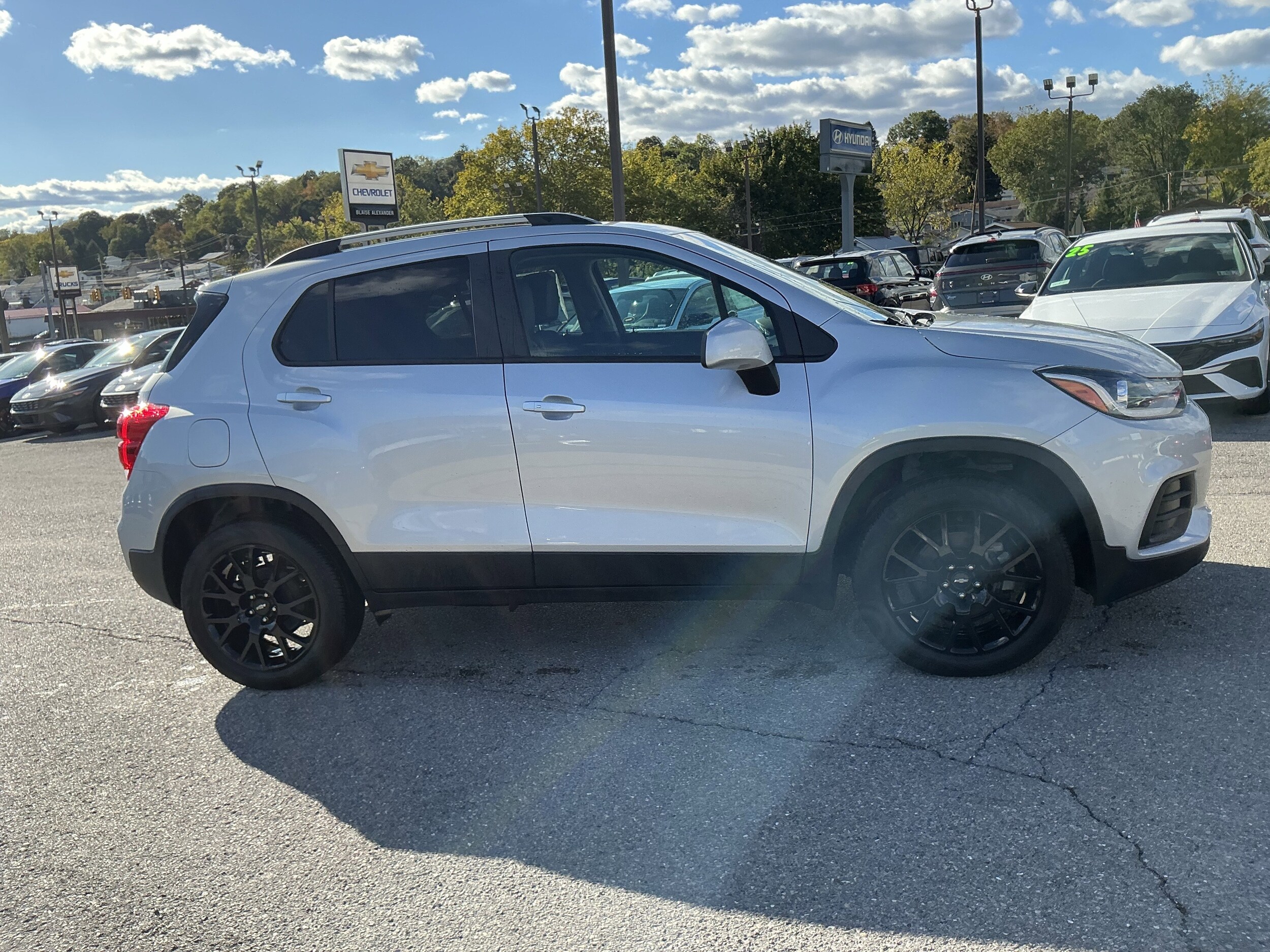 2022 Chevrolet Trax LT photo 2