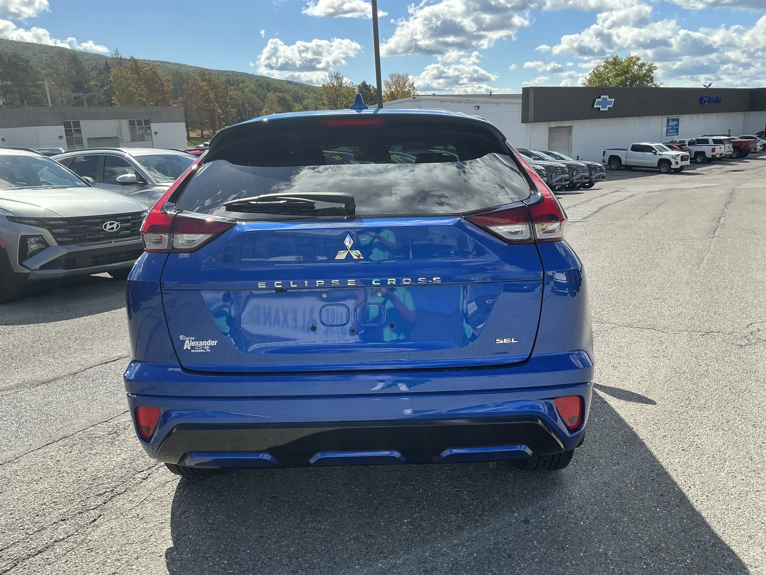 2023 Mitsubishi Eclipse Cross SE photo 3
