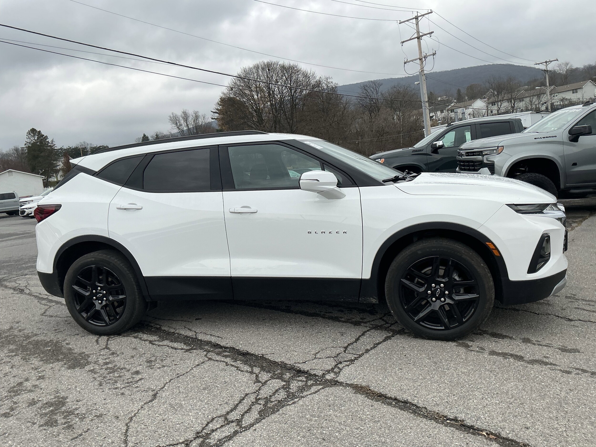 2022 Chevrolet Blazer 2LT photo 2