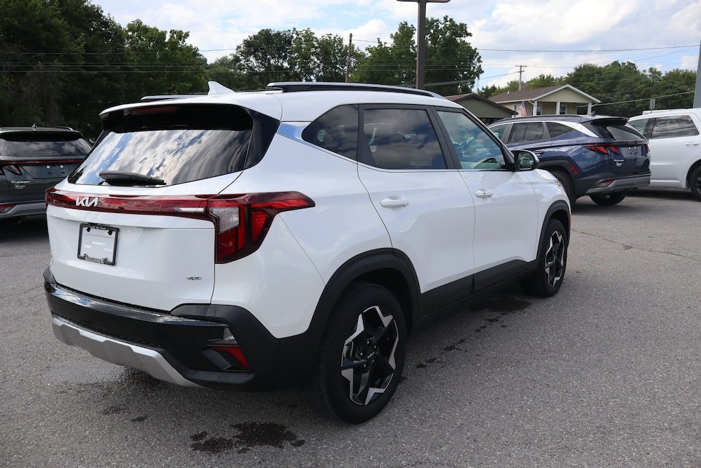 Used 2024 Kia Seltos EX SUV