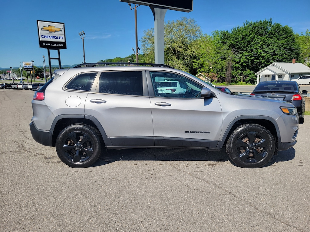 Used 2020 Jeep Cherokee Altitude SUV