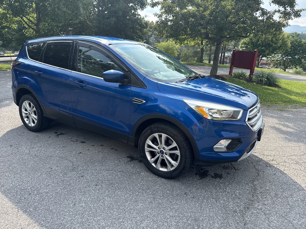 Used 2017 Ford Escape SE SUV