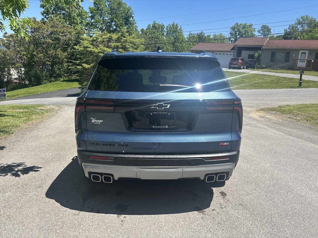 Used 2025 Chevrolet Traverse Z71 SUV