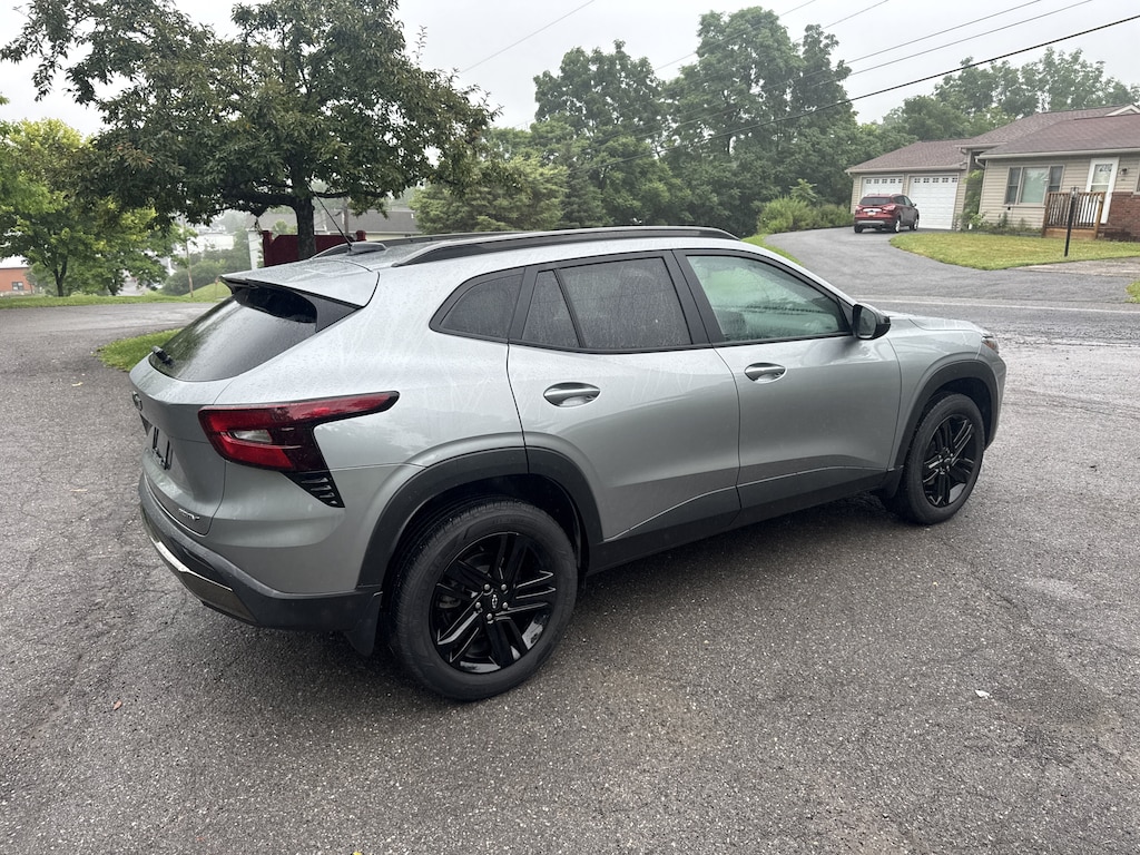 Used 2024 Chevrolet Trax Activ SUV
