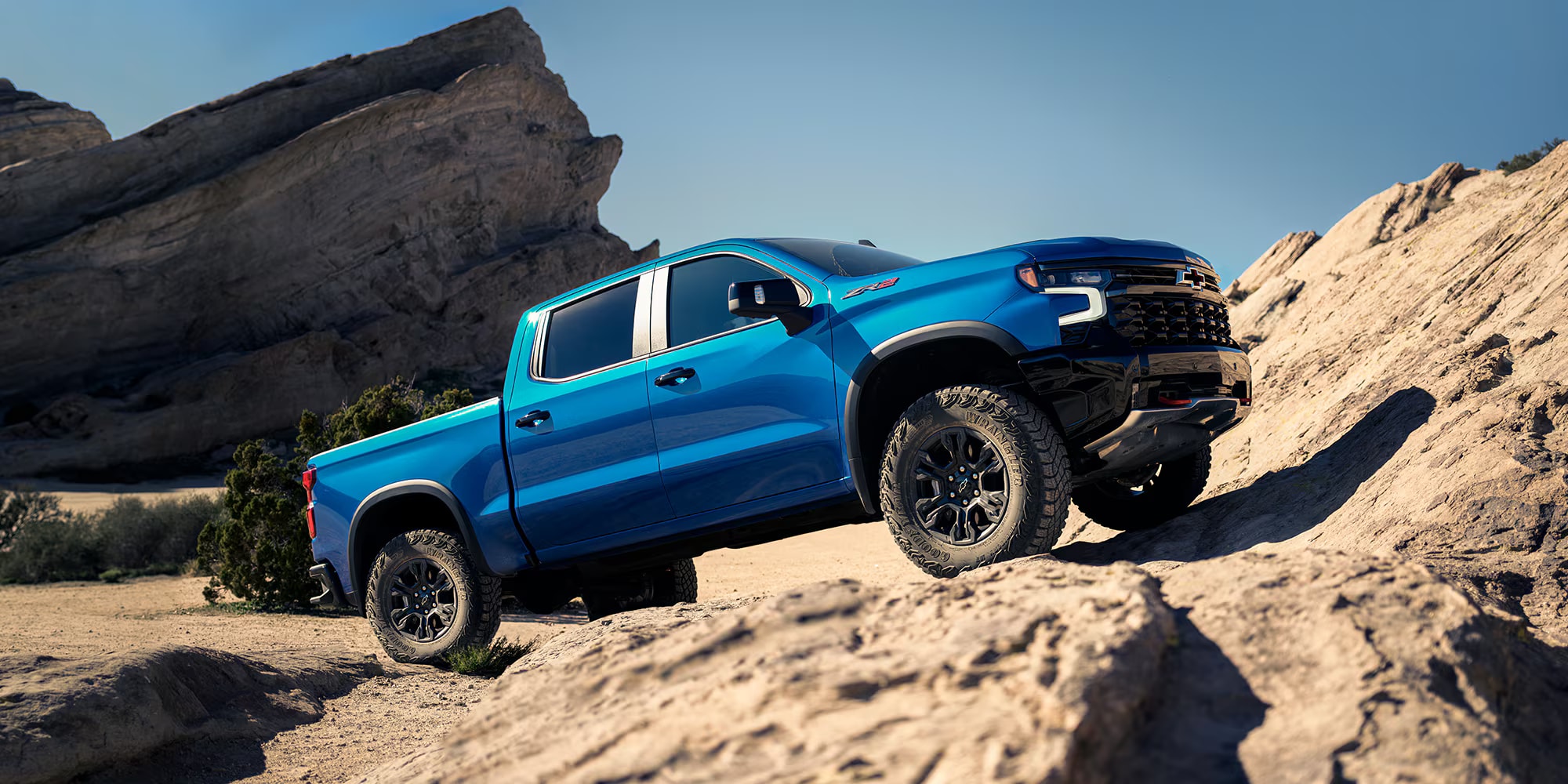 2025-chevy-silverado-on-the-rocks.png