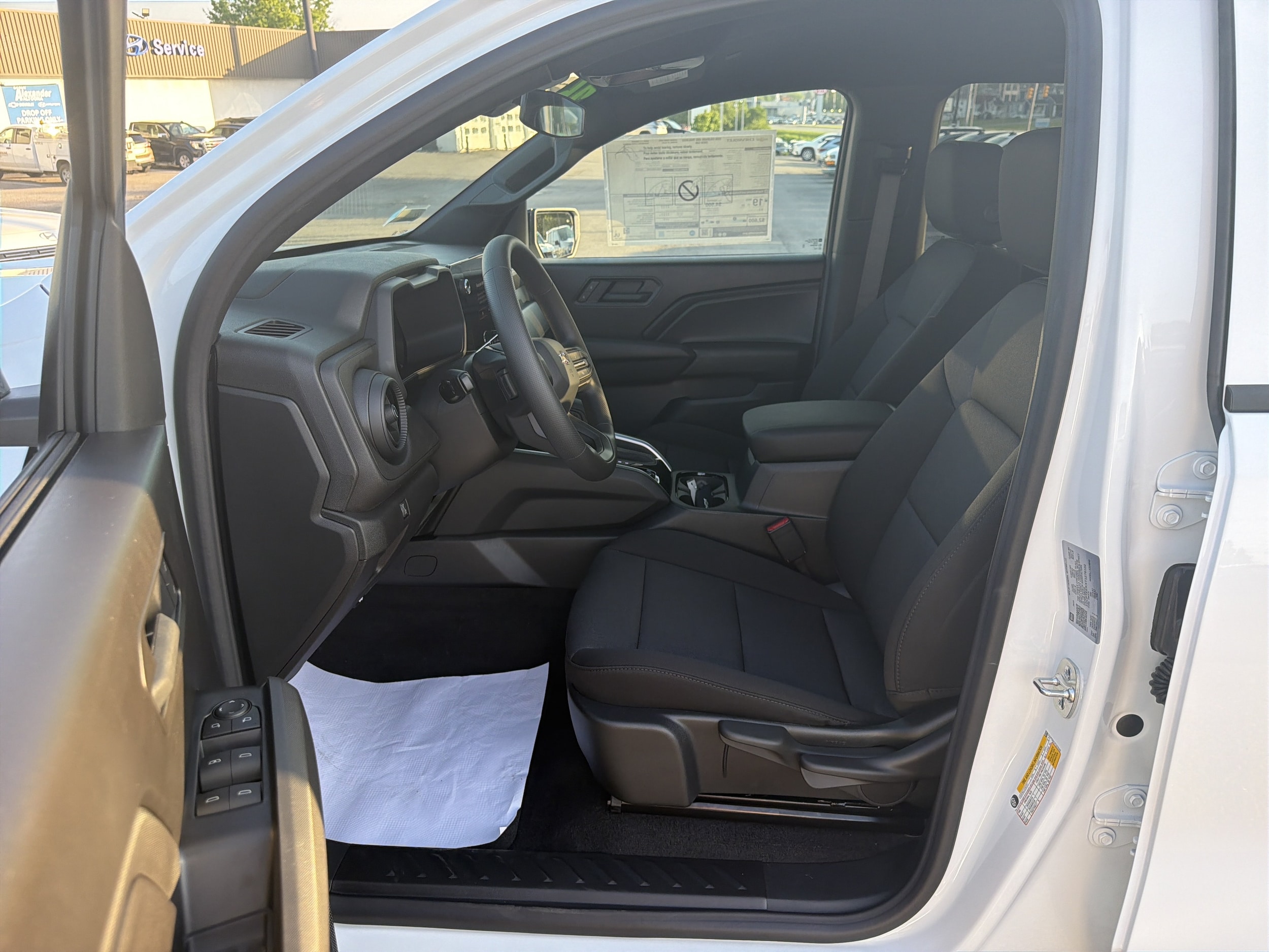 2026 Chevrolet Colorado Trail Boss - Photo 14