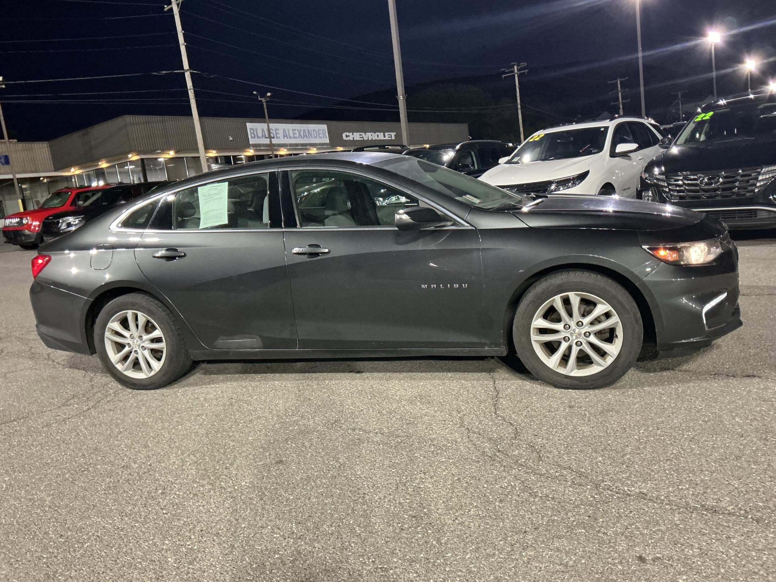2016 Chevrolet Malibu 1LT photo 2