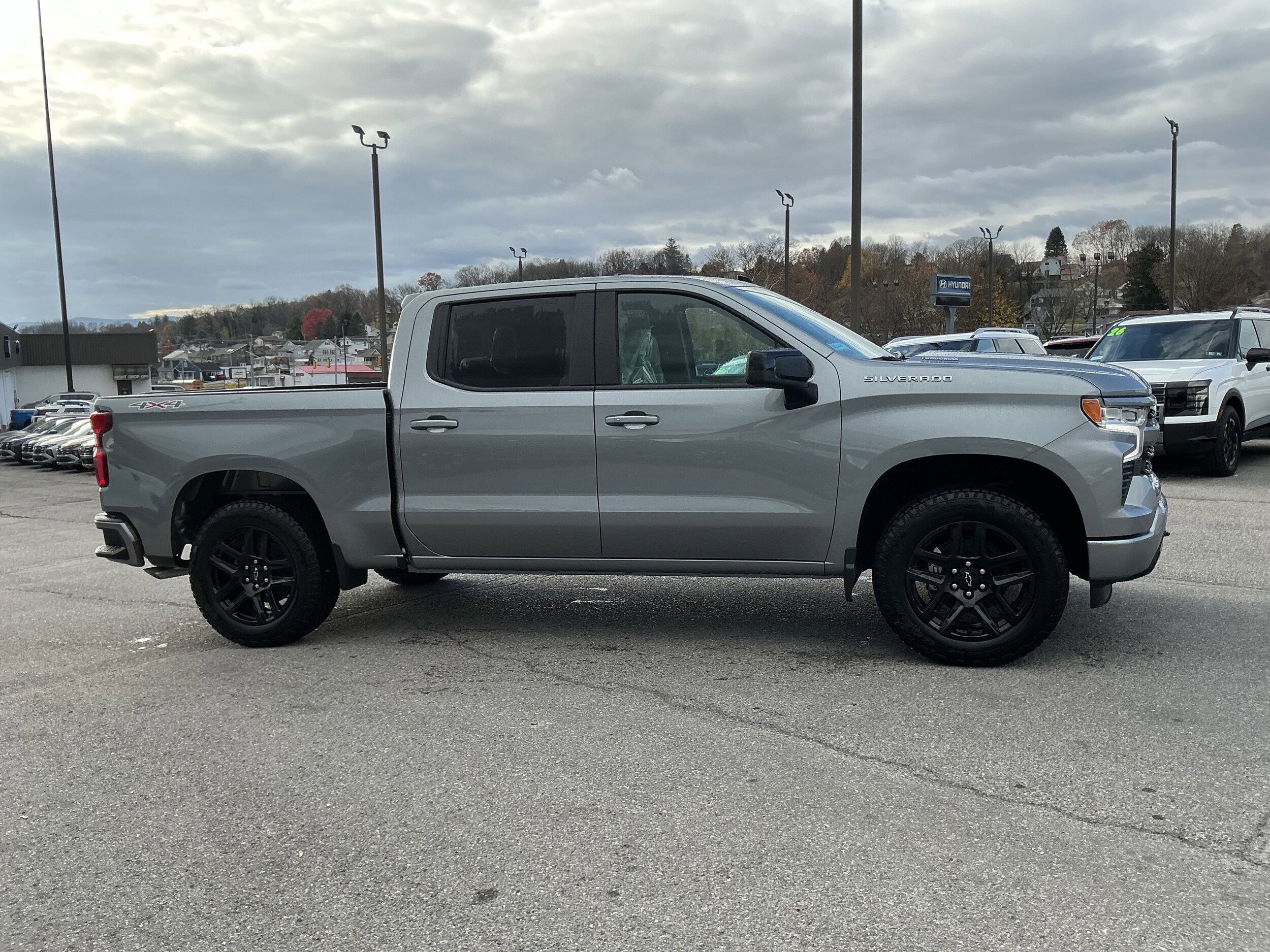 2026 Chevrolet Silverado 1500 RST photo 2