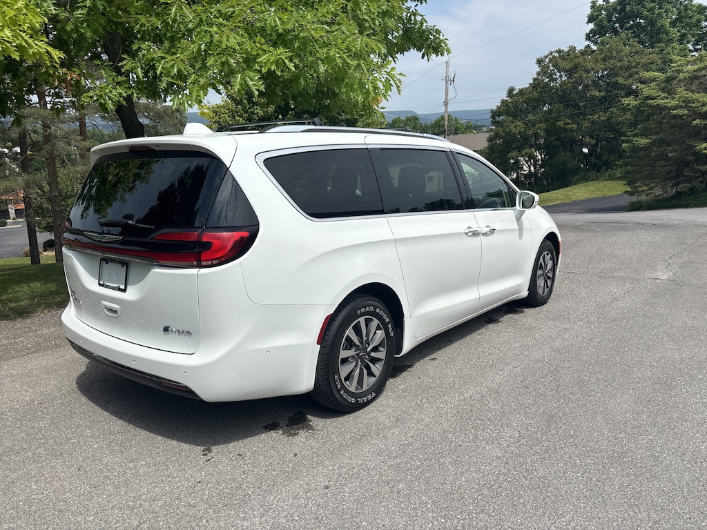 Used 2021 Chrysler Pacifica Hybrid Touring L Van Passenger Van