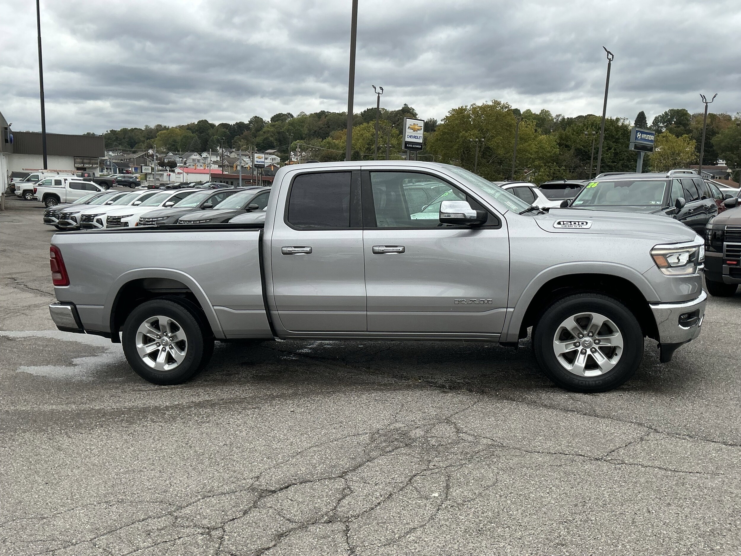 2019 Ram 1500 Laramie photo 2