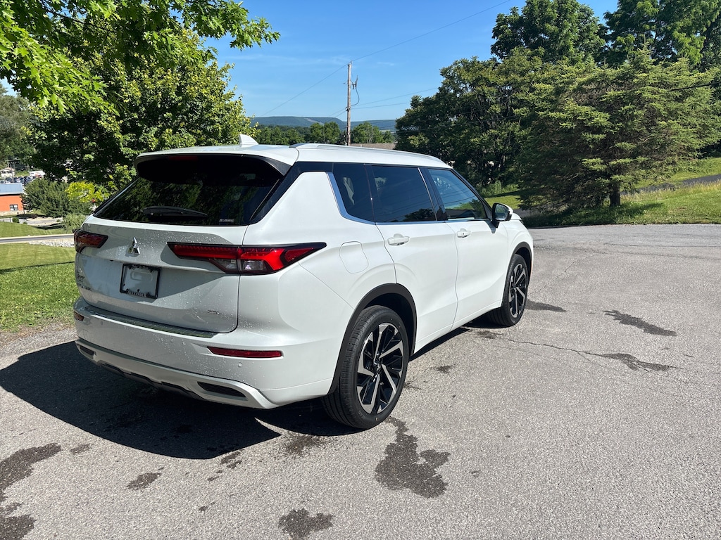 Used 2022 Mitsubishi Outlander SEL CUV