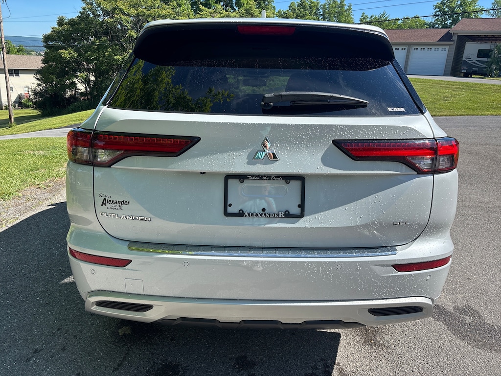 Used 2022 Mitsubishi Outlander SEL CUV