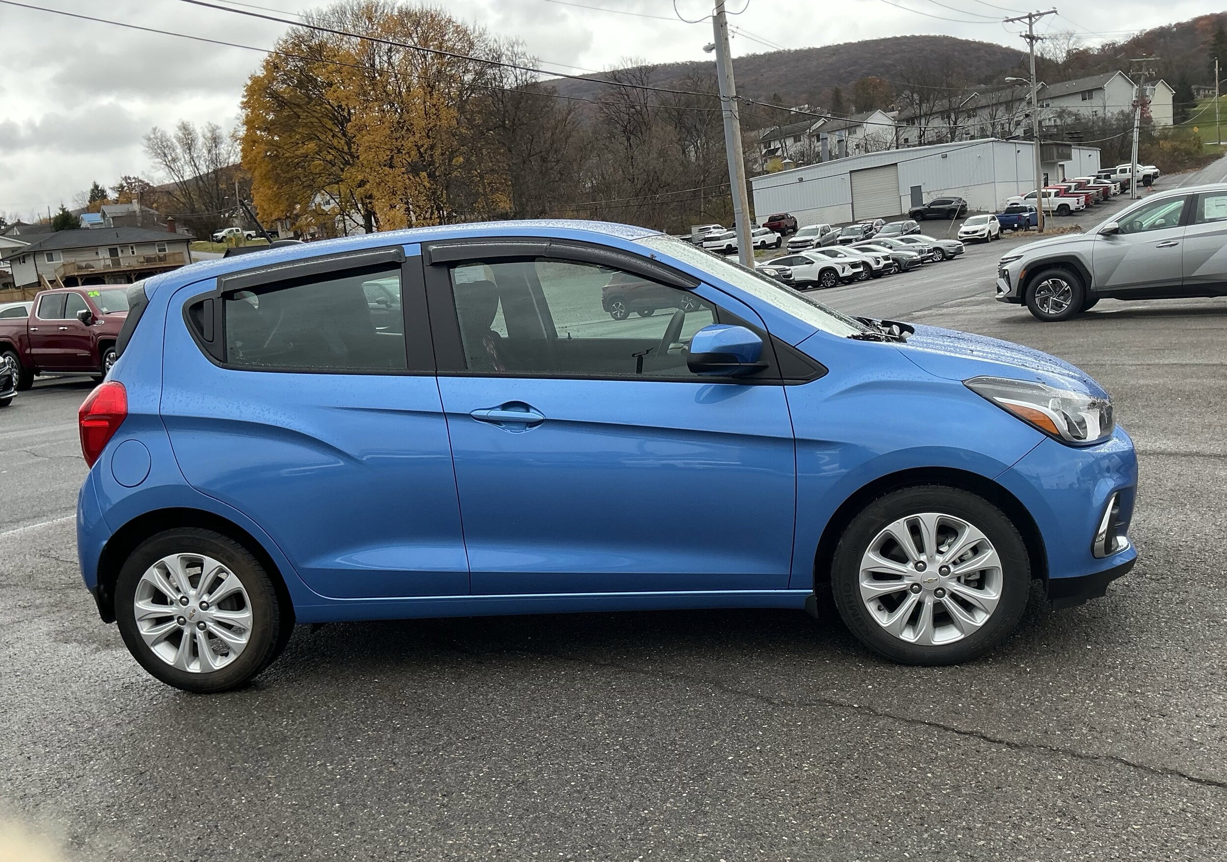 2017 Chevrolet Spark 1LT LT photo 2