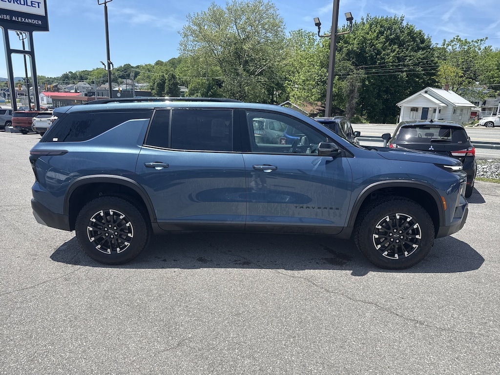 Used 2025 Chevrolet Traverse Z71 SUV