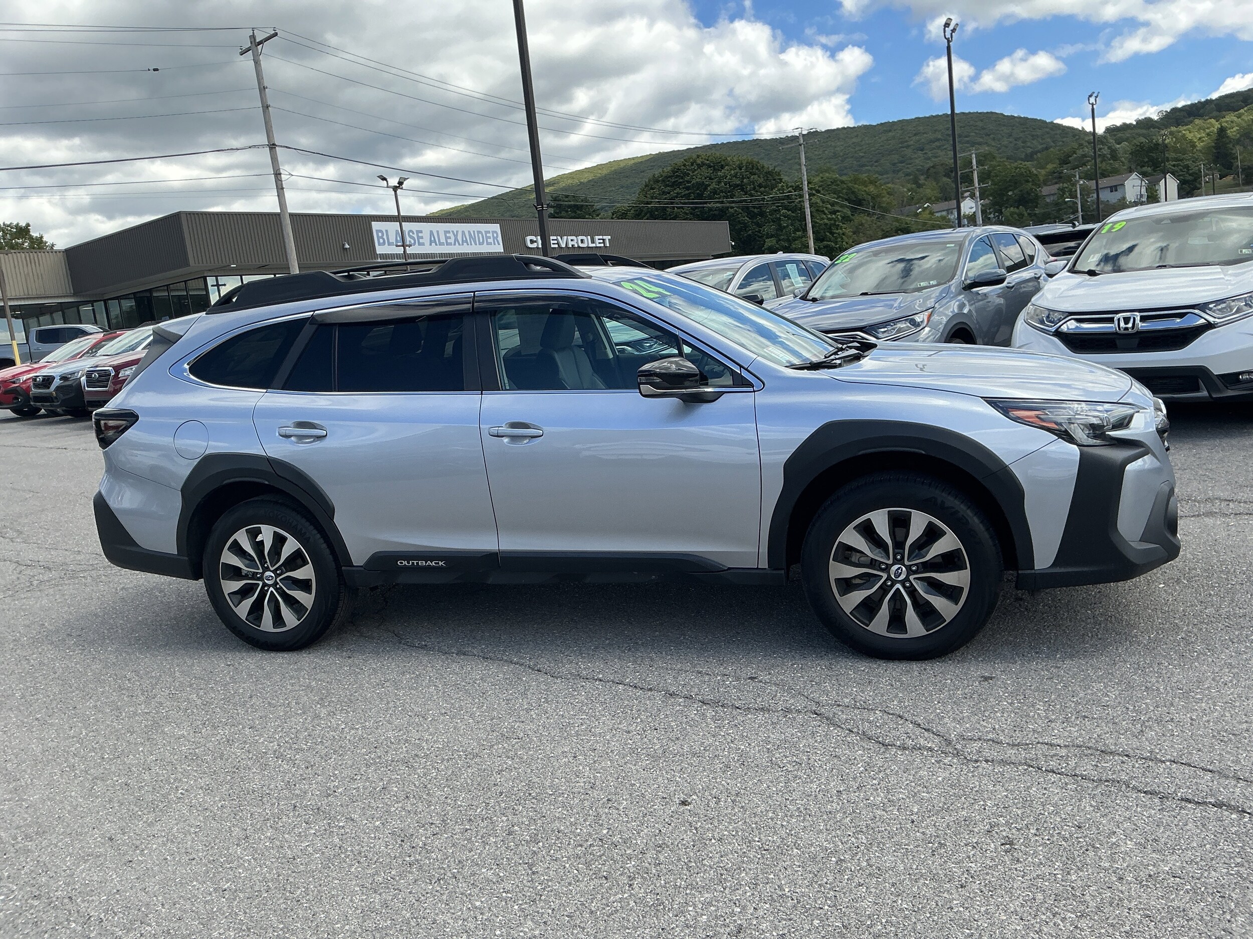2024 Subaru Outback Limited photo 2