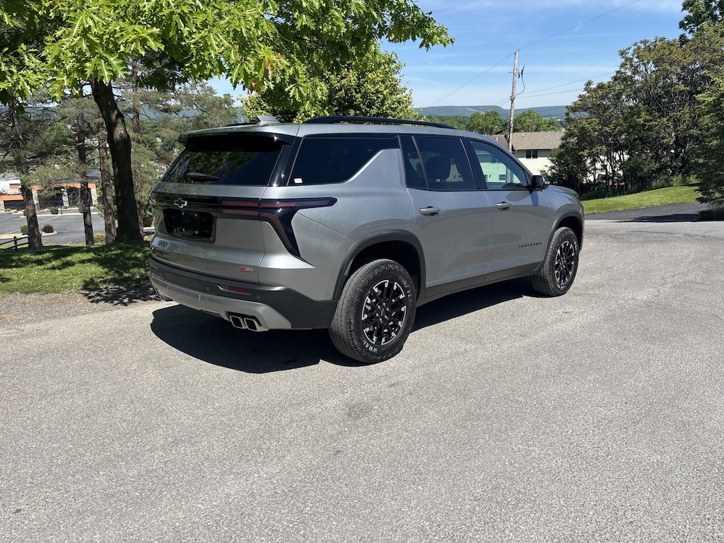 Used 2025 Chevrolet Traverse Z71 SUV