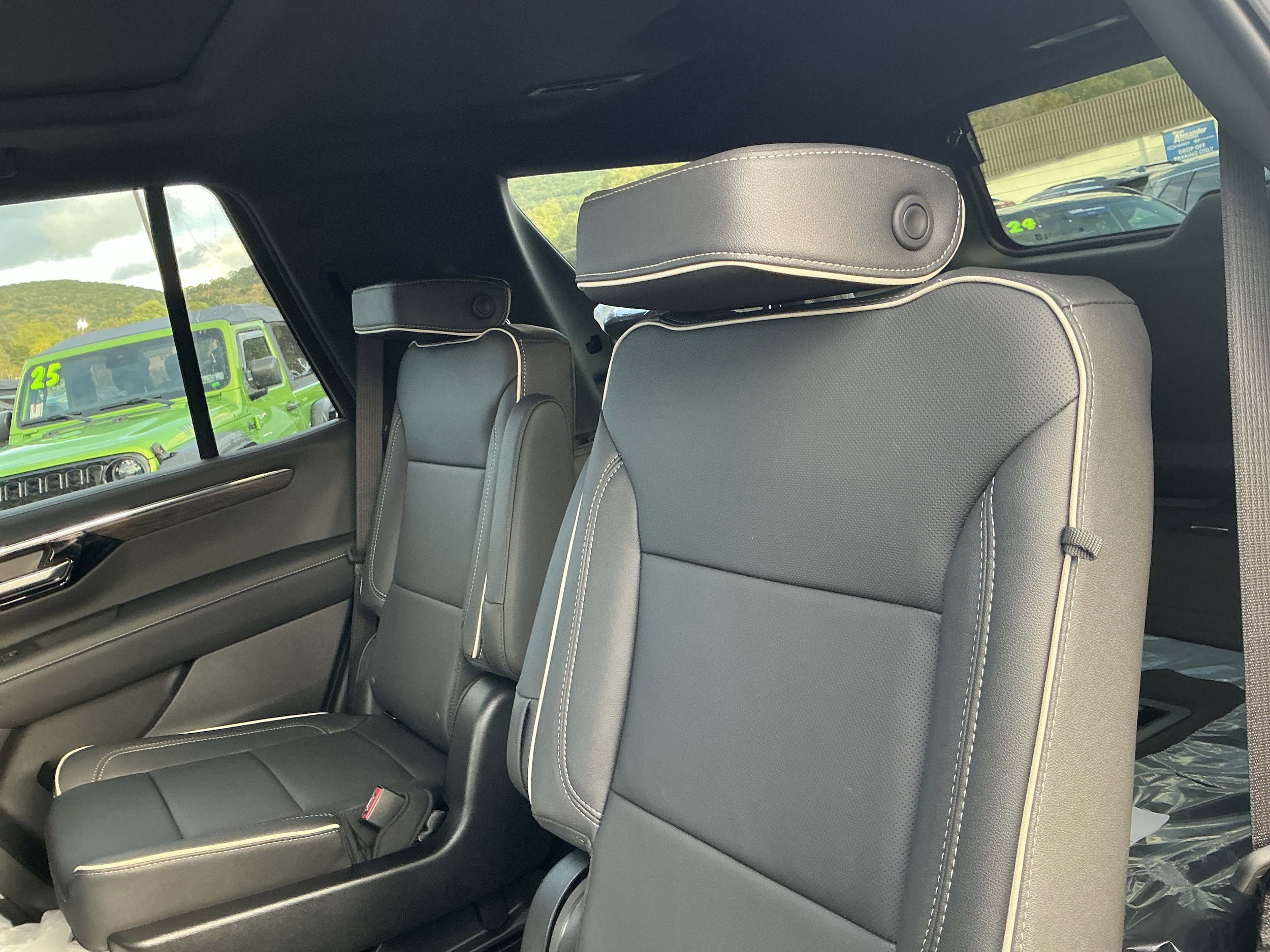 2026 Chevrolet Tahoe Premier - Photo 16