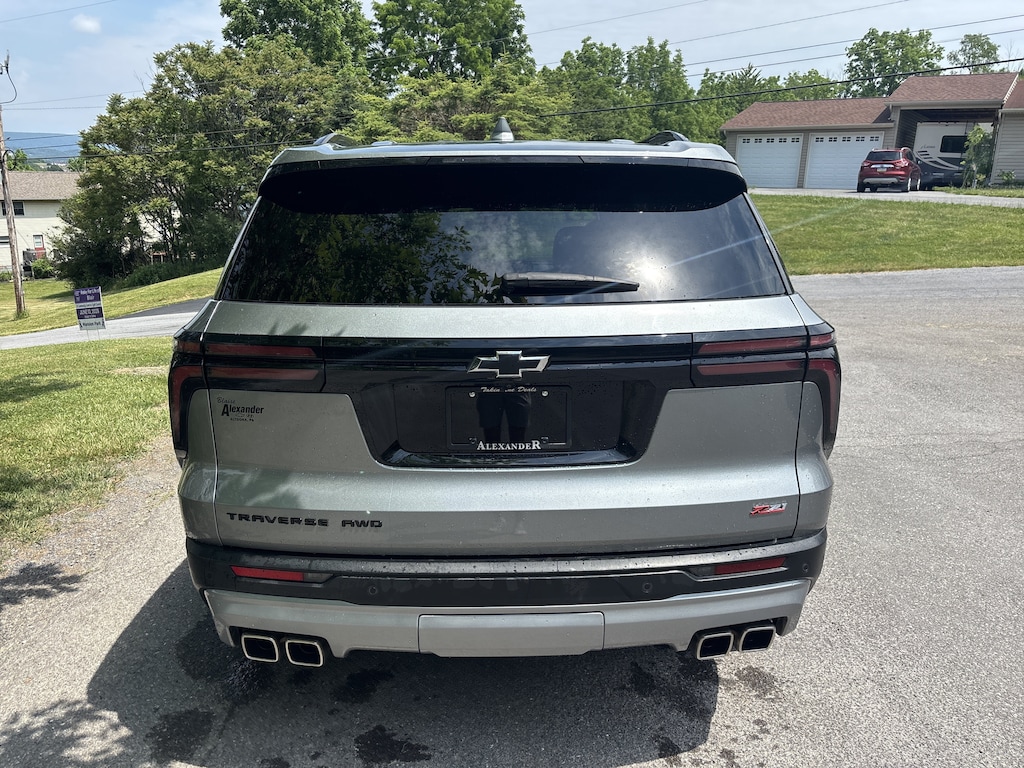 Used 2025 Chevrolet Traverse Z71 SUV