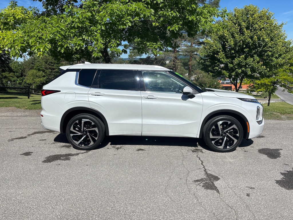 Used 2022 Mitsubishi Outlander SEL CUV