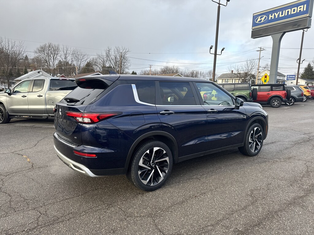 Used 2024 Mitsubishi Outlander SE SUV