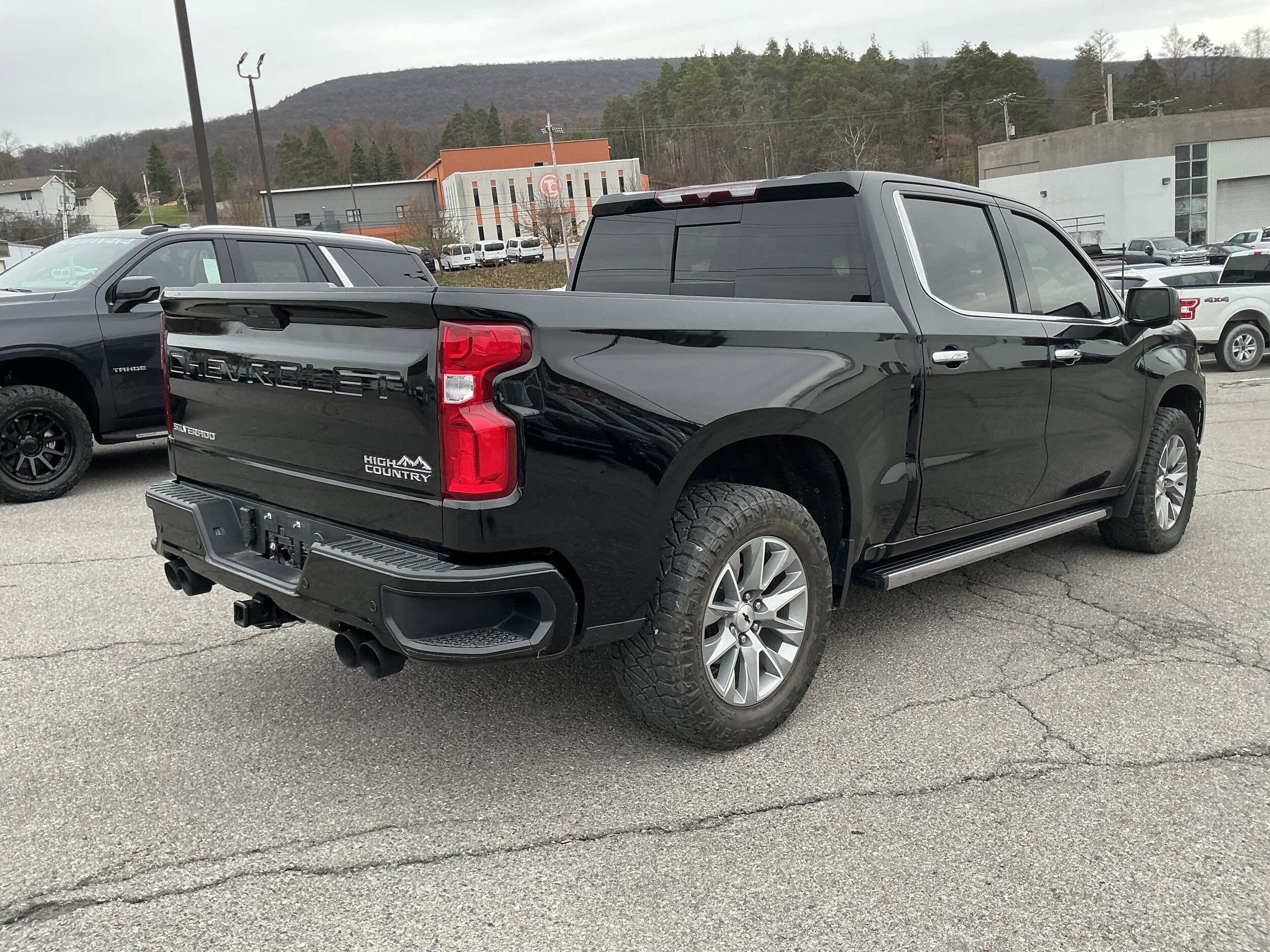 2021 Chevrolet Silverado 1500 High Country photo 3