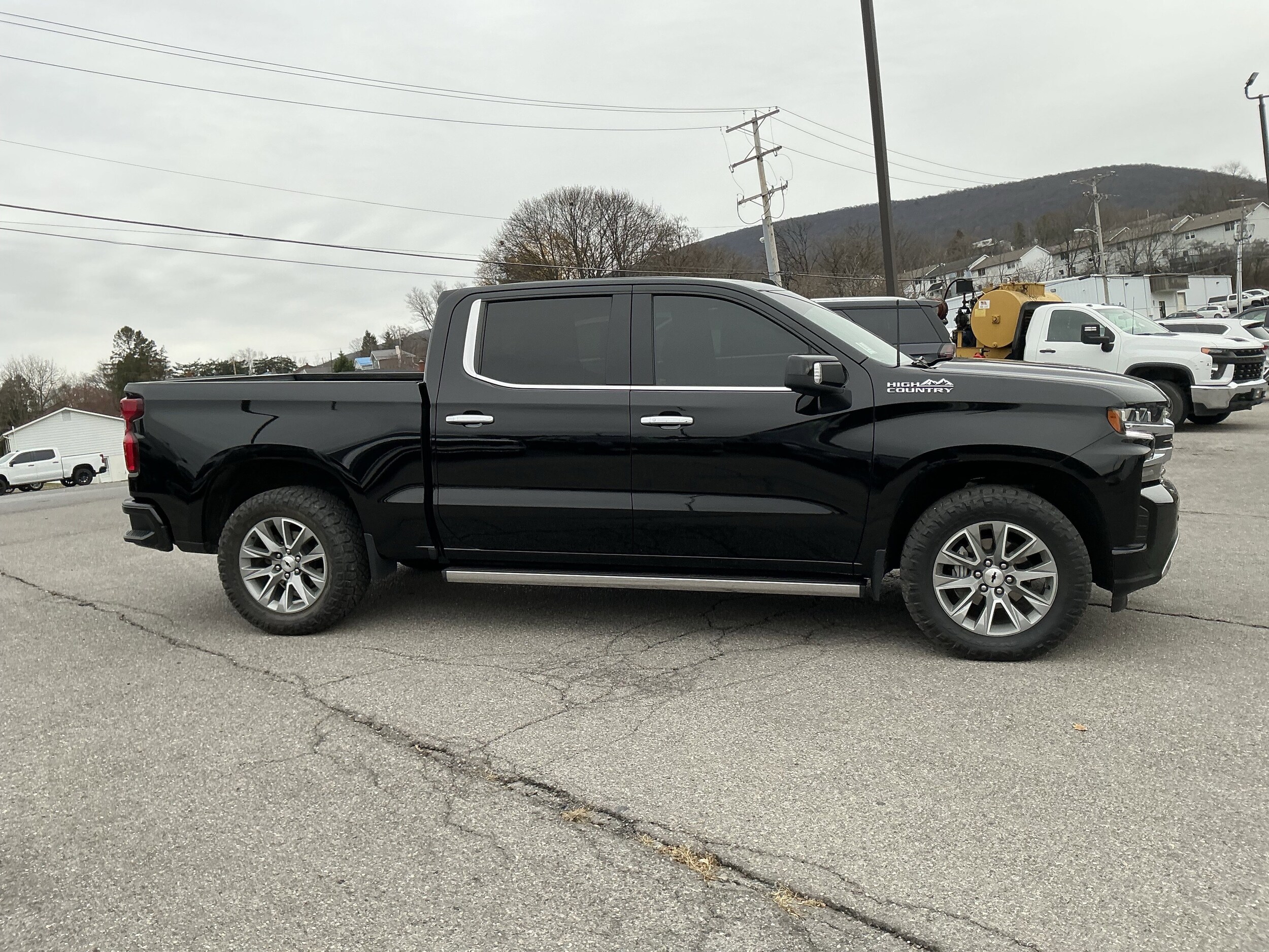 2021 Chevrolet Silverado 1500 High Country photo 2