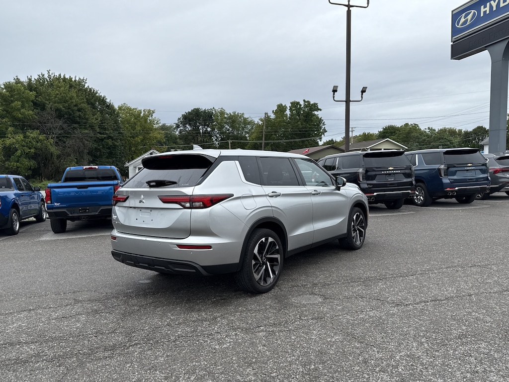 Used 2022 Mitsubishi Outlander ES CUV