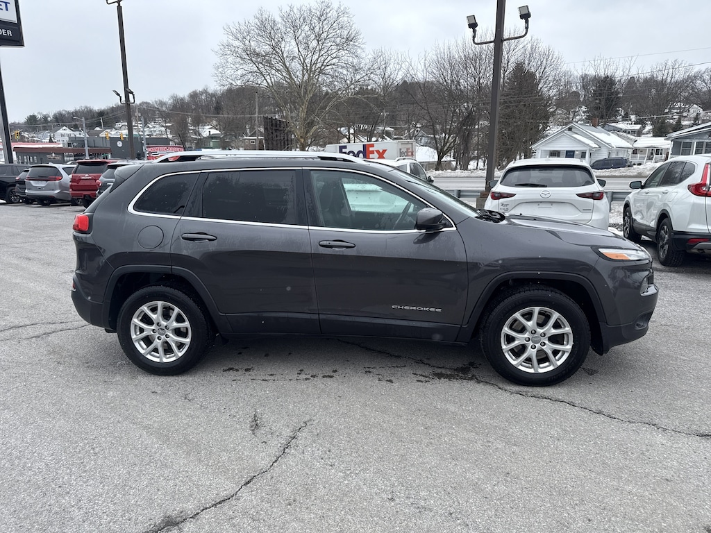 Used 2017 Jeep Cherokee Latitude SUV