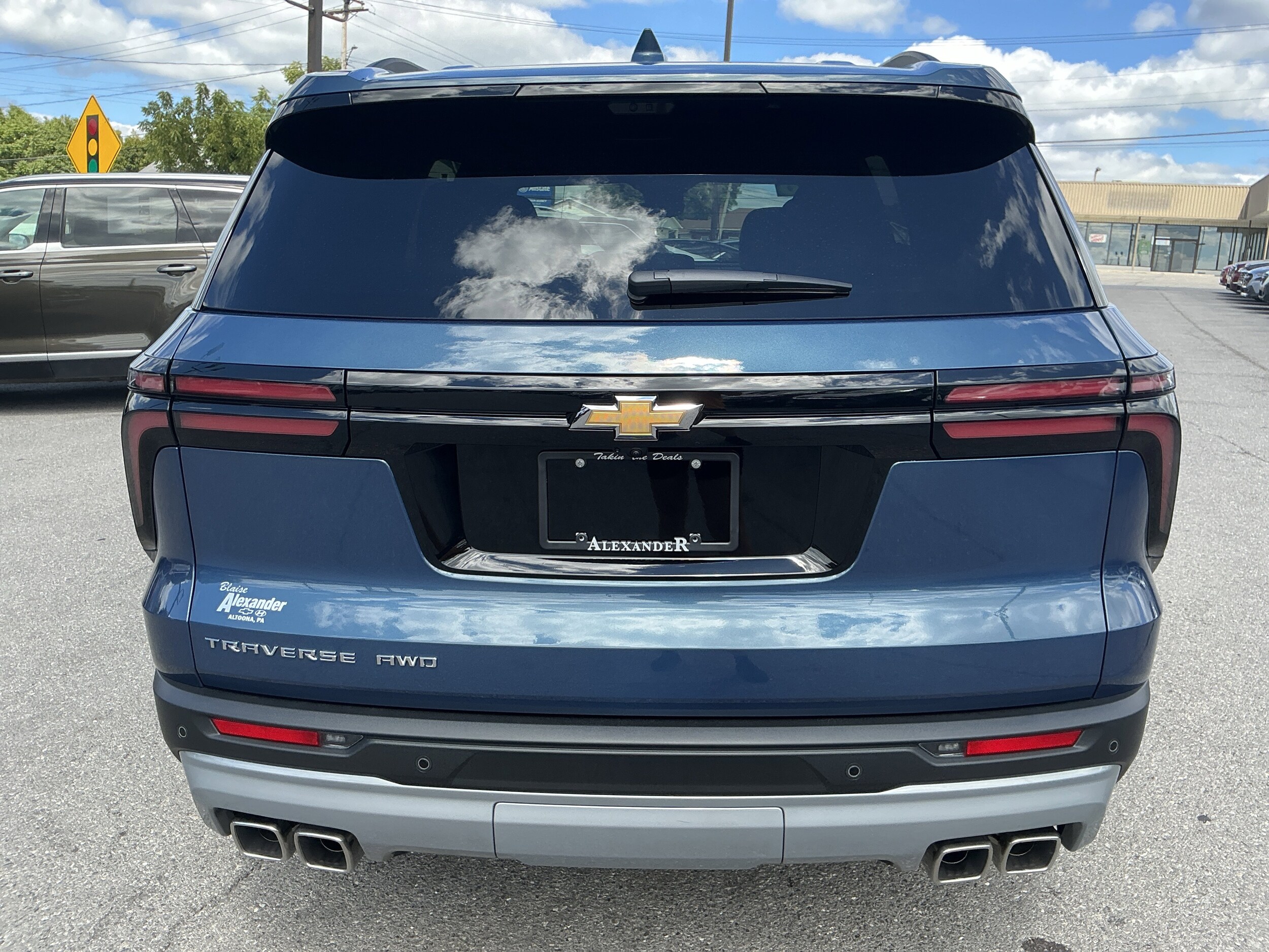2026 Chevrolet Traverse photo 3