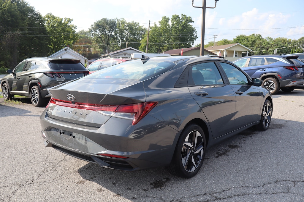 Used 2023 Hyundai Elantra SEL Sedan