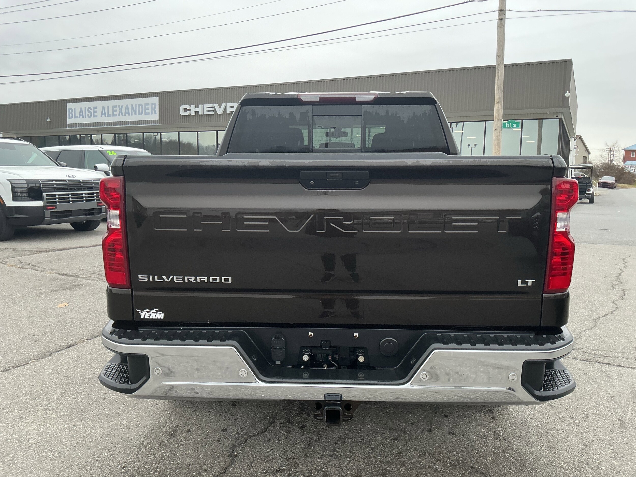 2019 Chevrolet Silverado 1500 LT photo 2