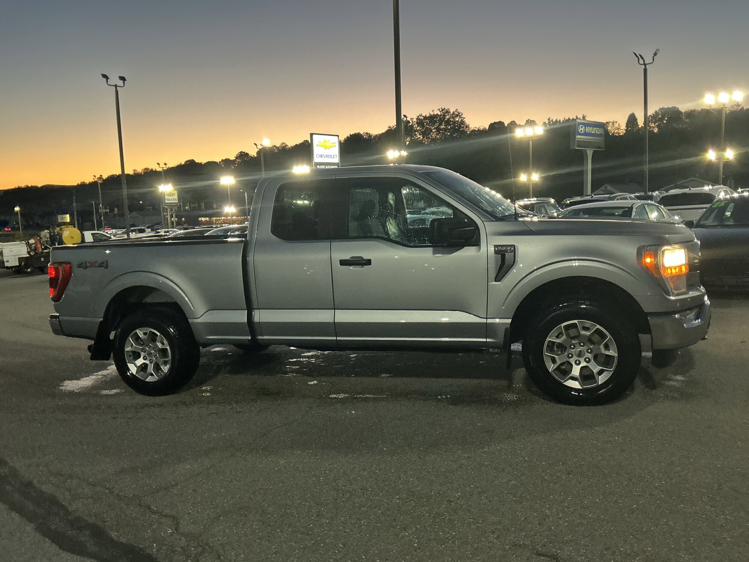 2022 Ford F-150 XLT photo 2